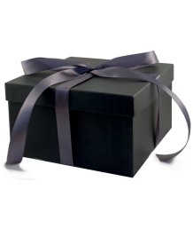 Подарочная коробка 17х17 см чёрная