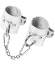 Кожаные наручники с люверсами Pecado BDSM белые