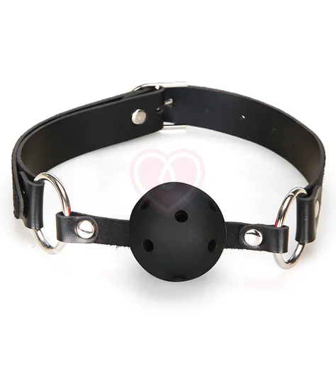 Кляп на ремне с чёрным шариком с отверстиями для дыхания Breathable Ball Gag фото 1