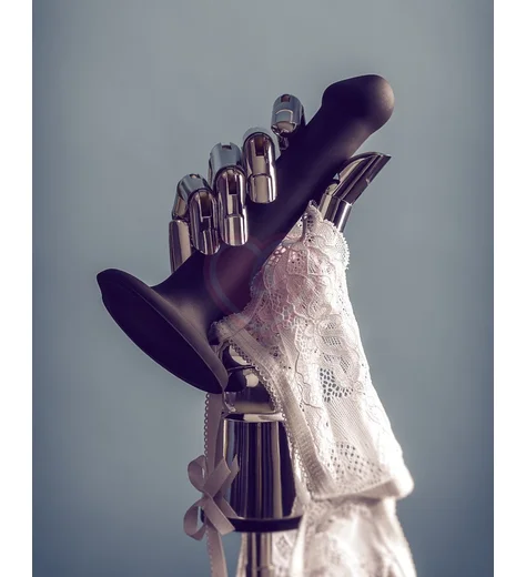 Гибкий фаллоимитатор на присоске Strap-on-me S 17 см чёрный фото 4