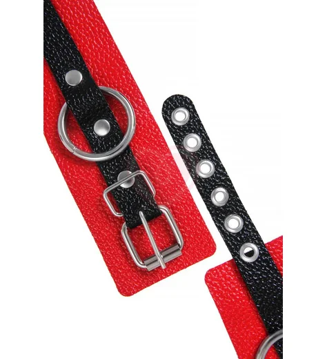 Мягкие наручники с люверсами Pecado BDSM красные с черным фото 6