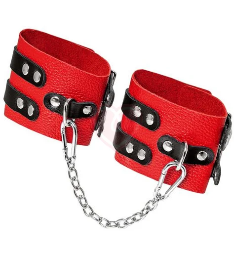 Мягкие ножные оковы с люверсами Pecado BDSM красно-черные фото 3