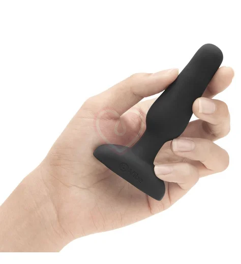 Маленькая анальная вибропробка B-Vibe Novice Plug чёрная фото 4