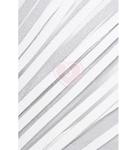 Плетка из натуральной кожи Pecado BDSM 50 см белая фото 5