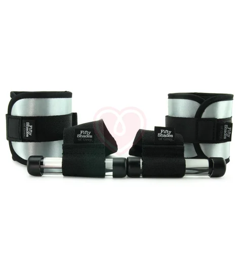 Мягкие атласные наручники с фиксацией на дверь '50 оттенков серого' Ultimate Control фото 3