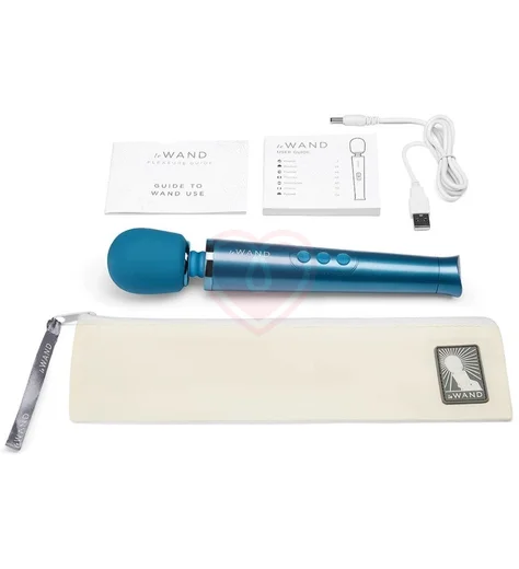 Массажёр Le Wand Petite Rechargeable лазурный фото 4