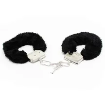 Наручники с чёрным мехом Love Cuffs