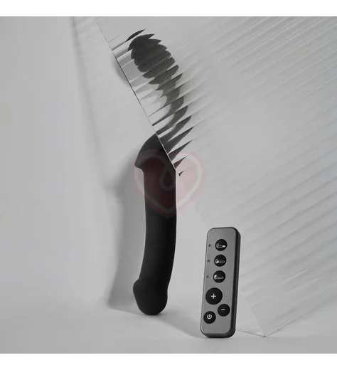 Безремневой страпон с вибрацией и пультом управления Strap-on-me L чёрный фото 2