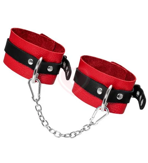 Мягкие оковы для ног с люверсами Pecado BDSM красные с черным фото 3