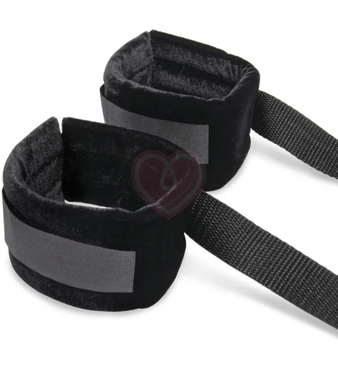 БДСМ набор из 3 предметов Bed Strap Flogger Kit черный фото 3