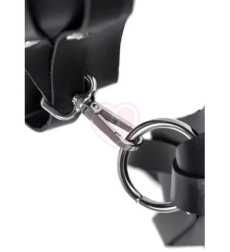 Оковы на ноги с короткой сцепкой-карабином Pecado BDSM черные фото 6