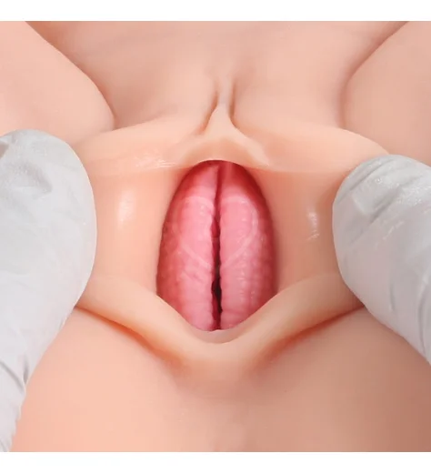 Мастурбатор кукла с прижатыми к животу ножками Kokos Victoria с двойным слоем фото 3