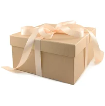 Крафтовая подарочная коробка 20х20 см