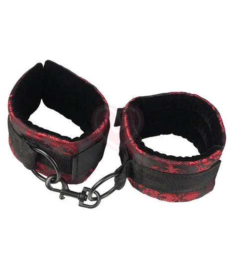 Наручники атласные с цепью Scandal Universal Cuffs фото 1