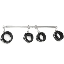 Распорка с фиксаторами Lux Fetish Spreader Bar