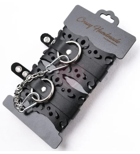 Наручники из чёрной кожи с узорами Crazy Handmade фото 1