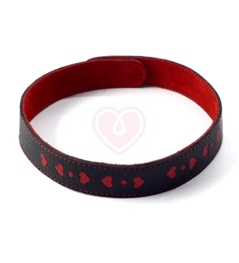 Кожаный чокер с красными сердечками фото 1