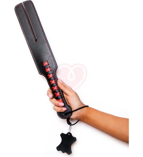 Шлёпалка Scandal из натуральной кожи с разрезом чёрная фото 1