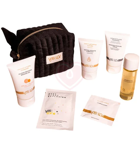 Набор косметики YesforLov La Trousse Enchantee с чёрной косметичкой фото 1