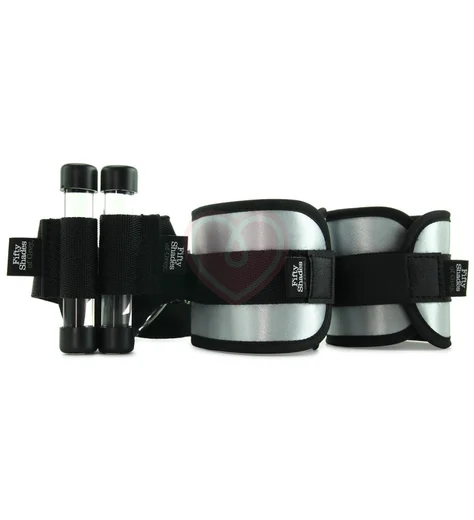 Мягкие атласные наручники с фиксацией на дверь '50 оттенков серого' Ultimate Control фото 1