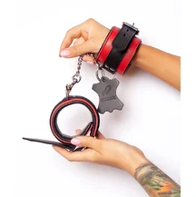 Наручники Scandal из натуральной кожи чёрно-красные