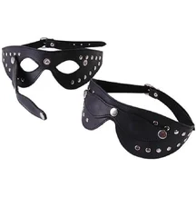 Маска из натуральной кожи с заклёпками чёрная