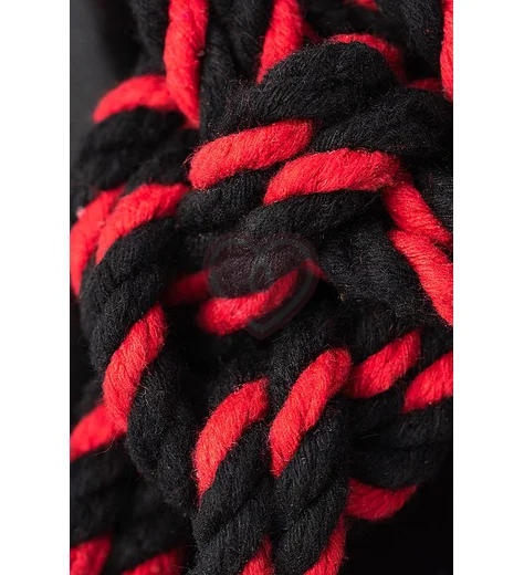 Наручники-оковы из хлопковой веревки Pecado BDSM Узел-альфа черно-красные фото 3