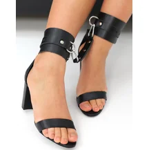 Чёрные оковы из натуральной кожи Crazy Handmade