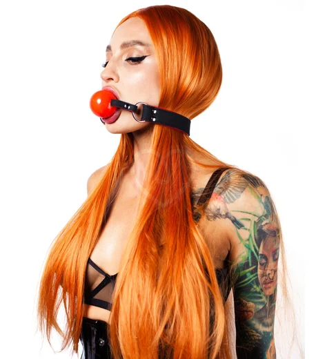 Кляп Scandal с силиконовым шариком и кожаными ремнями чёрно-красный фото 1