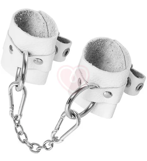 Кожаные наручники с люверсами Pecado BDSM белые фото 3