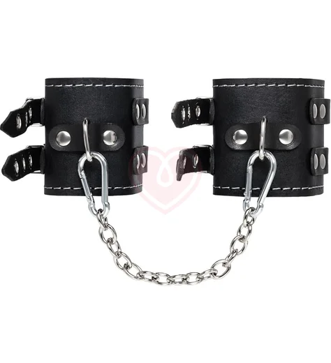 Ножные оковы с двумя ремнями и красной подкладкой Pecado BDSM черные фото 3