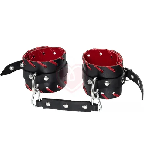 Двухслойные ножные оковы с красной окантовкой Pecado BDSM черные фото 2