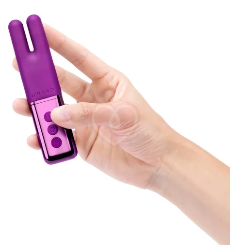 Двухмоторный мини-вибратор Le Wand Deux фиолетовый фото 3