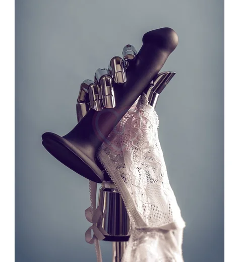 Гибкий фаллоимитатор на присоске Strap-on-me M 18 см чёрный фото 4