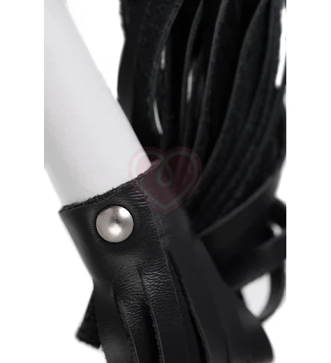 Плетка из натуральной кожи Pecado BDSM 50 см белая с черным фото 4