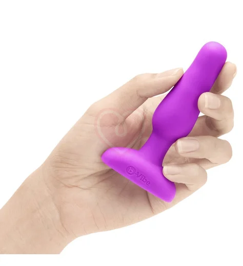 Маленькая анальная вибропробка B-Vibe Novice Plug розовая фото 2