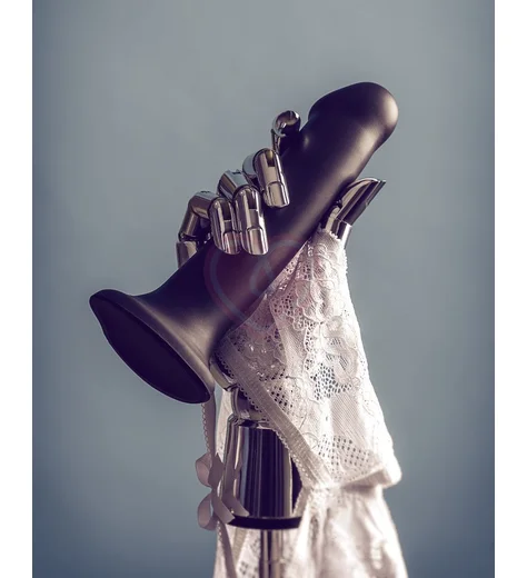 Гибкий фаллоимитатор на присоске Strap-on-me L 19 см чёрный фото 3