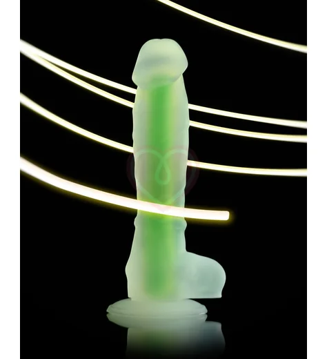 Светящийся в темноте зелёным фаллоимитатор Beyond Clark Glow 16,5 см фото 4