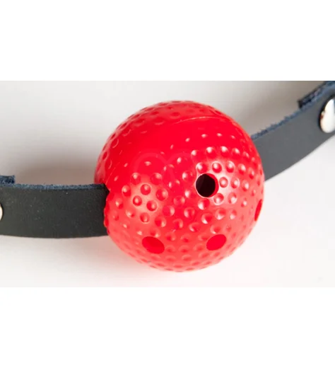 Кляп с отверстиями для дыхания ToyFa Theatre красный фото 3