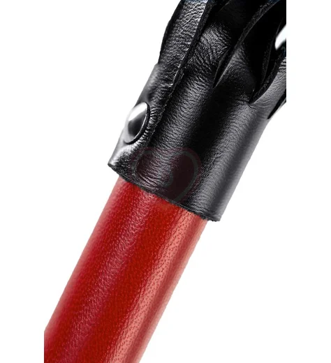 Кожаная плетка Pecado BDSM 50 см черно-красная фото 3