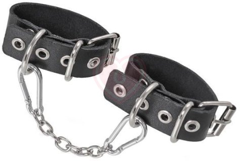 Наручники-браслеты с люверсами Pecado BDSM черные фото 3