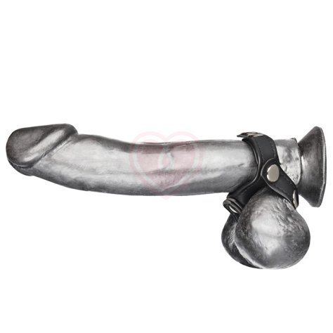 Кожаное кольцо на член с разделителем мошонки V-Style Cock Ring фото 1