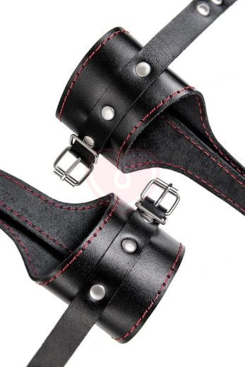 Мягкий подвес для рук с красной строчкой Pecado BDSM черный фото 7