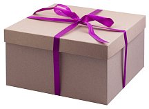Крафтовая подарочная коробка 27х27 см