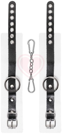 Мягкие оковы на ноги с люверсами Pecado BDSM белые с черным фото 4
