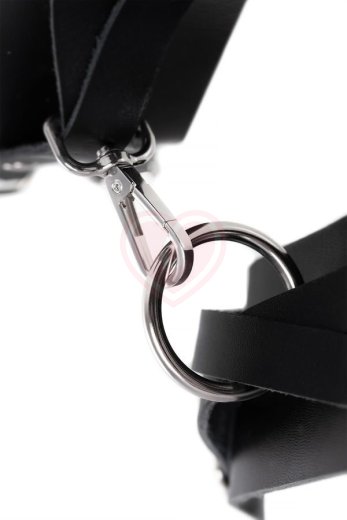 Наручники с короткой сцепкой-карабином Pecado BDSM черные фото 5
